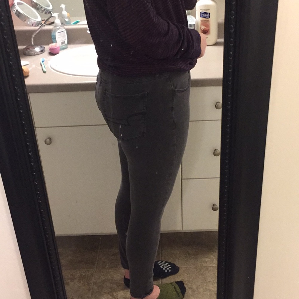American Eagle never worn grey jeans